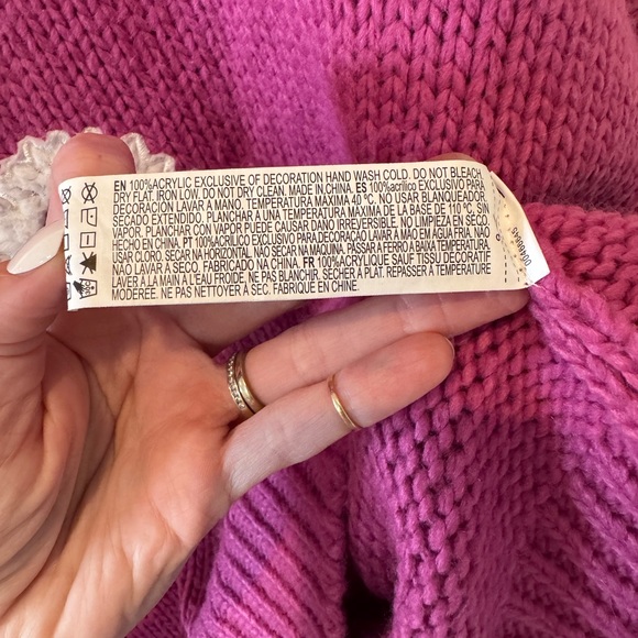 🌻 Fuchsia Floral Embroidered Sweater 🌻 - Picture 5 of 5